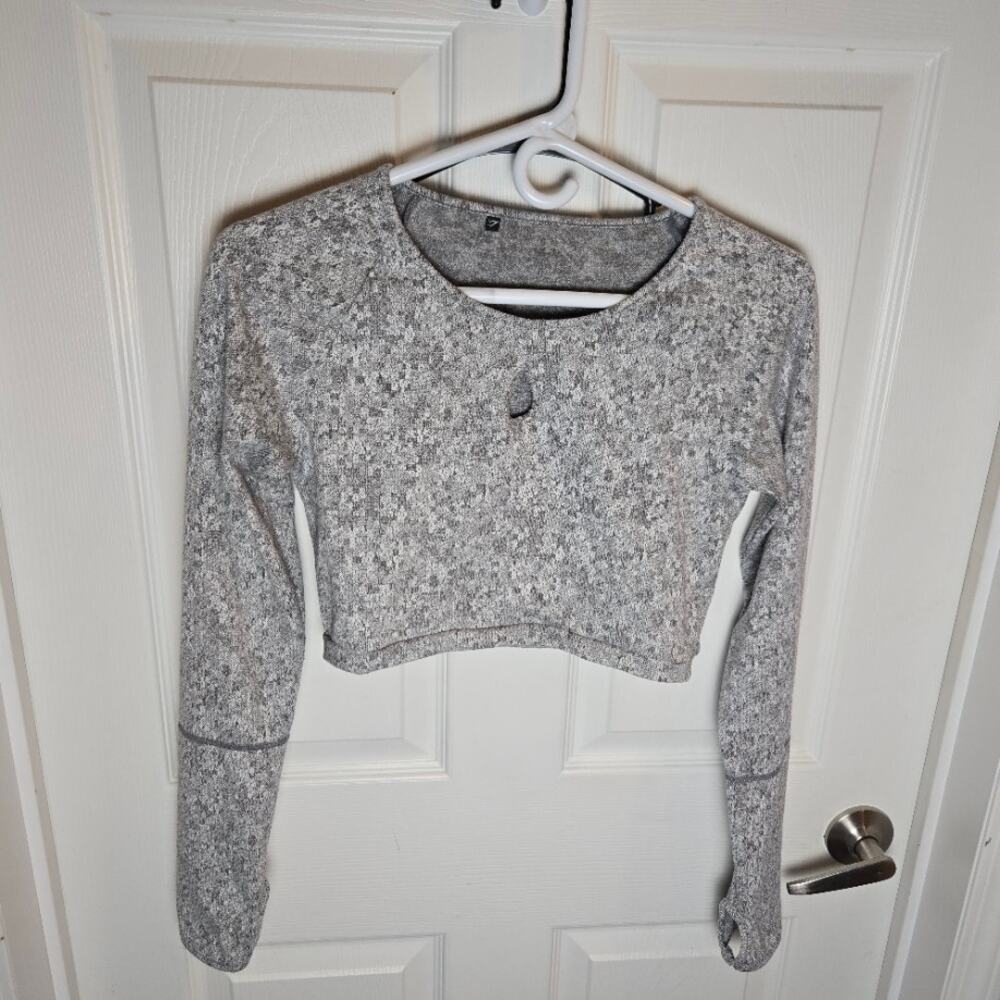 GYMSHARK WOMEN'S FLEUR TEXTURE LS CROP TOP